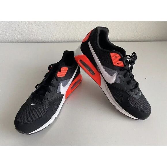 New Nike Air Max IVO Size 11.5 Running Shoe Sneaker 580518-016 Black Crimson - Picture 1 of 11